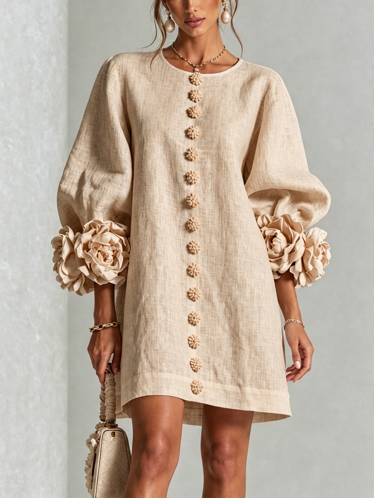 ALÉVANE | Mini-Robe Élégante à Détails Floraux