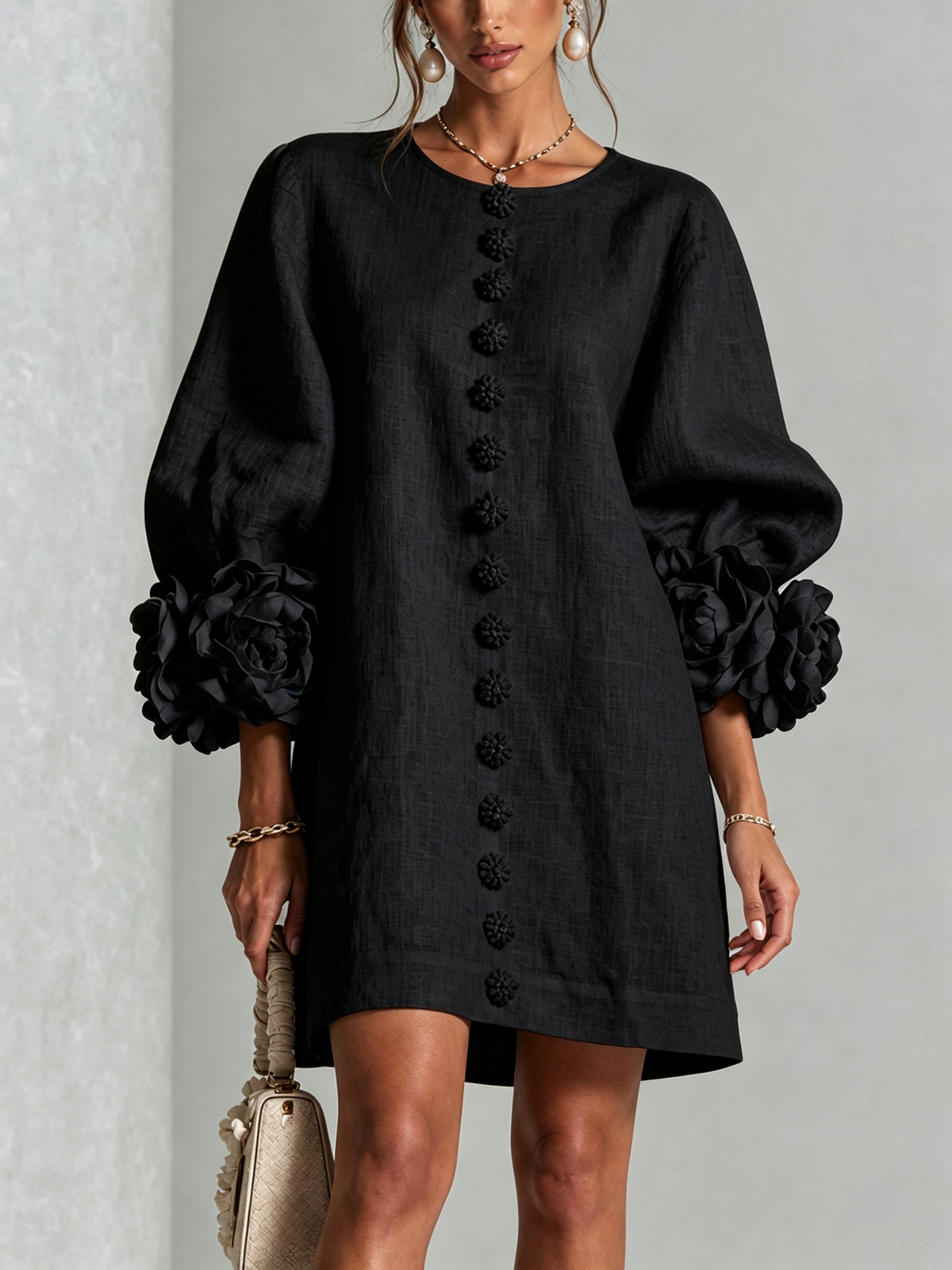 ALÉVANE | Mini-Robe Élégante à Détails Floraux