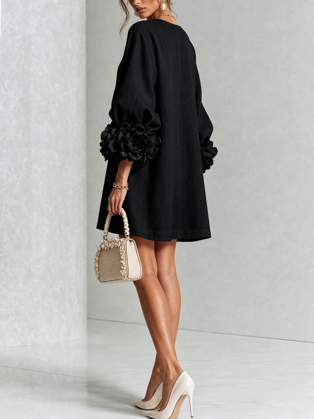 ALÉVANE | Mini-Robe Élégante à Détails Floraux