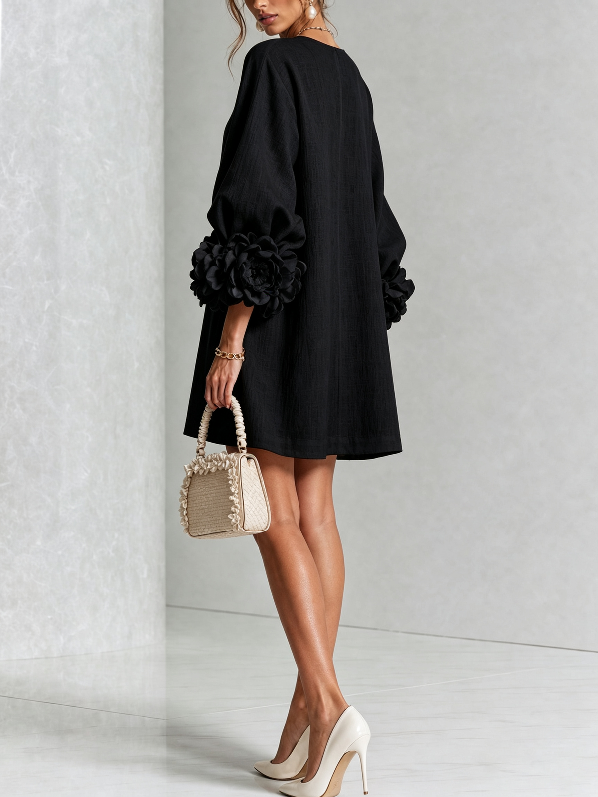 ALÉVANE | Mini-Robe Élégante à Détails Floraux