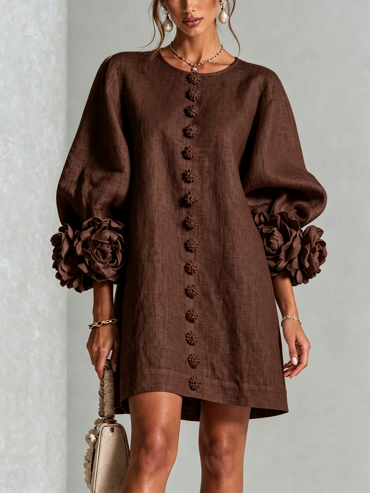 ALÉVANE | Mini-Robe Élégante à Détails Floraux