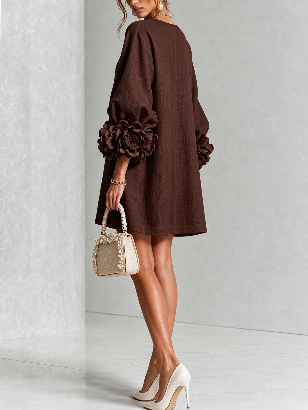 ALÉVANE | Mini-Robe Élégante à Détails Floraux