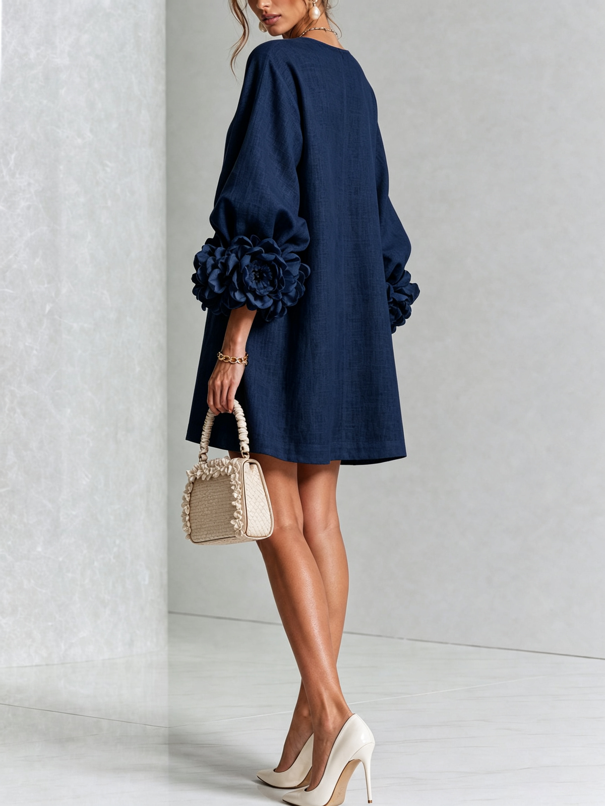 ALÉVANE | Mini-Robe Élégante à Détails Floraux