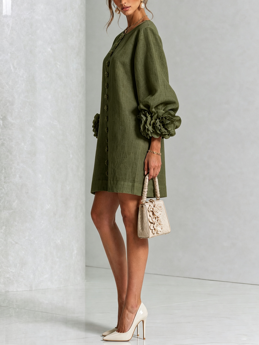 ALÉVANE | Mini-Robe Élégante à Détails Floraux