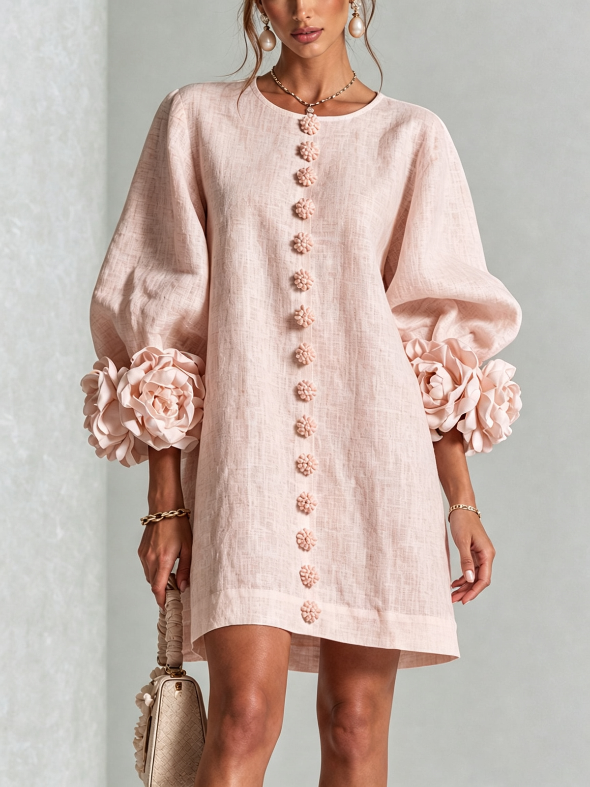 ALÉVANE | Mini-Robe Élégante à Détails Floraux