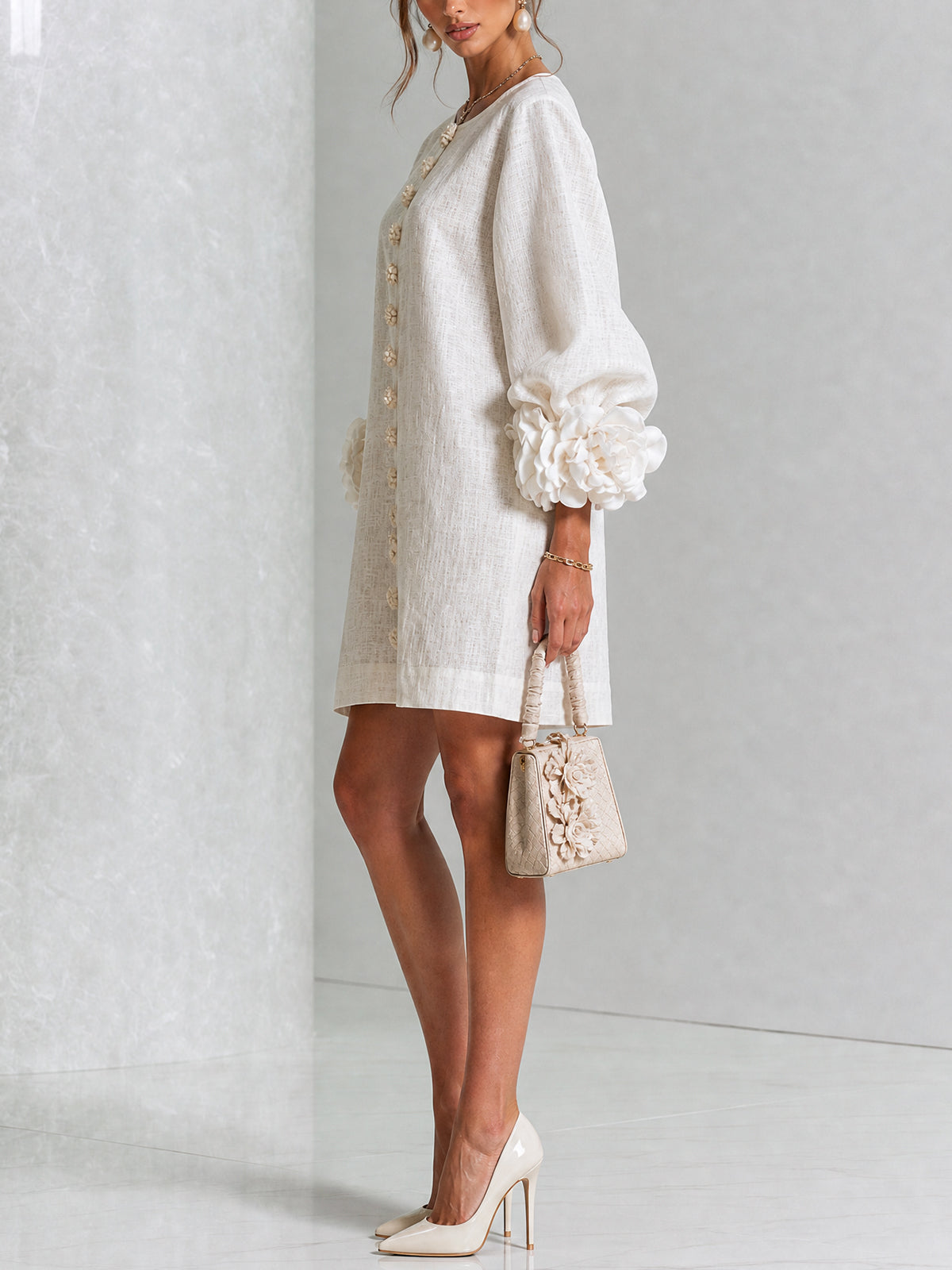 ALÉVANE | Mini-Robe Élégante à Détails Floraux