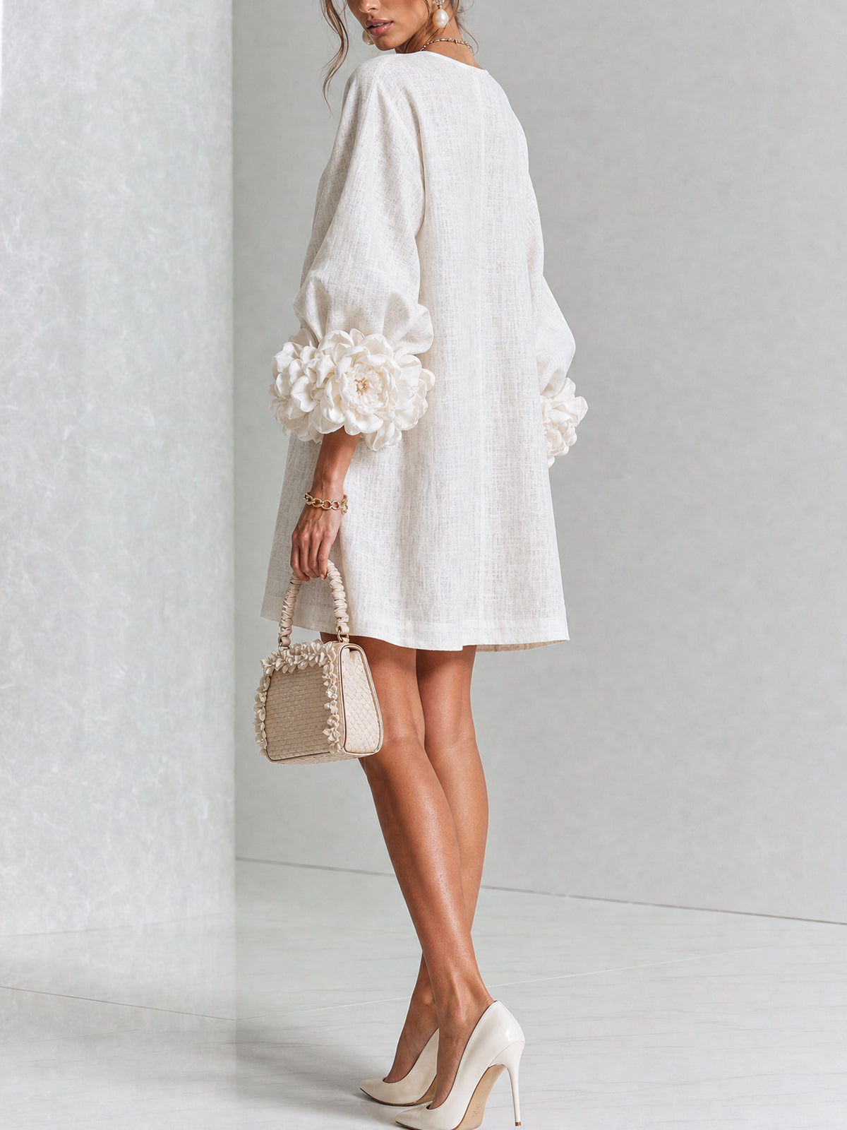 ALÉVANE | Mini-Robe Élégante à Détails Floraux